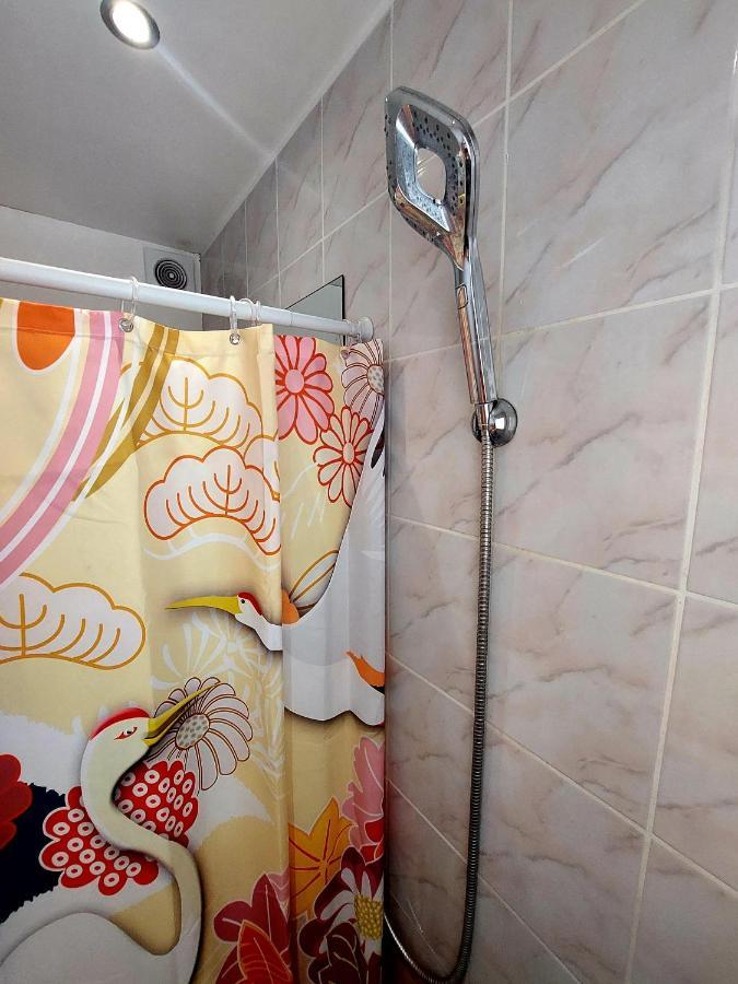 Les Belles Terrasses Dieppe ,3 Appartements , Le Vegetal De 1 A 8 Personnes , Le Tropical De 1 A 6 Personnes , Le Floral Avec Terrasse De 1 A 3 Personnes , Quartier Calme Au Stationnement Gratuit A Cote De L'Avenue Verte מראה חיצוני תמונה